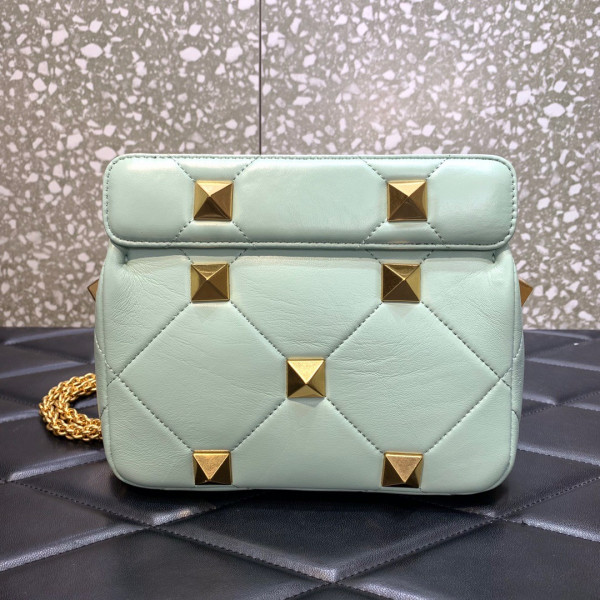 VALENTINO ONLINE EXCLUSIVE SMALL ROMAN STUD THE SHOULDER BAG WITH CHAIN