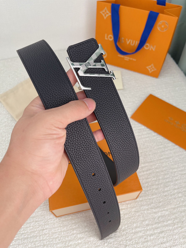 l**is V*t*n belt