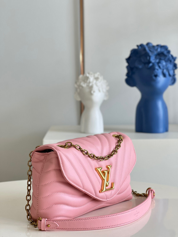 l**is V*t*n new wave chain bag