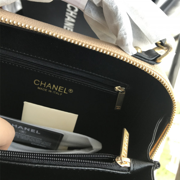 CL VANITY CASE