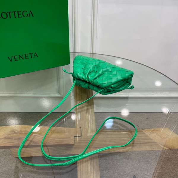 Bo*te*ga ve*ne*ta mini pouch