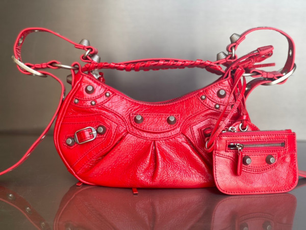 Ba*len*cia*ga women''s le cagole xs shoulder bag