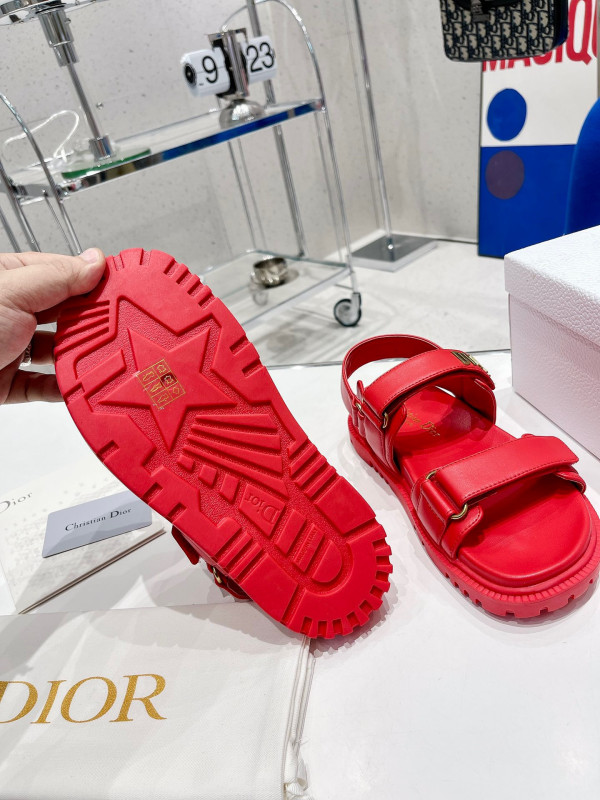 D*oract sandal