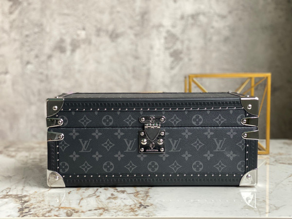 l**is V*t*n coffret accessoires