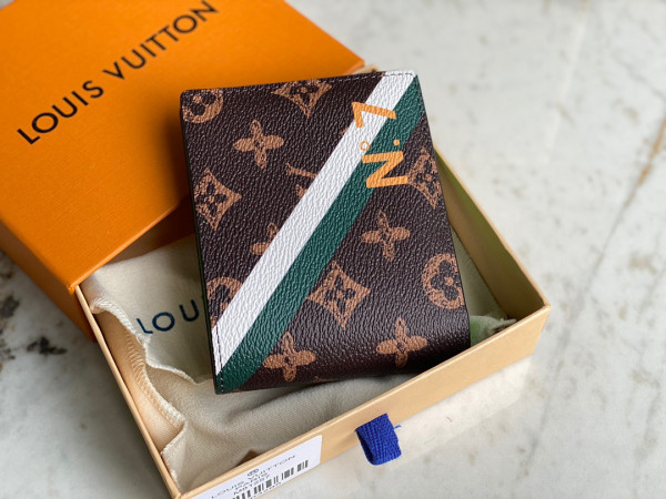 l**is V*t*n multiple wallet