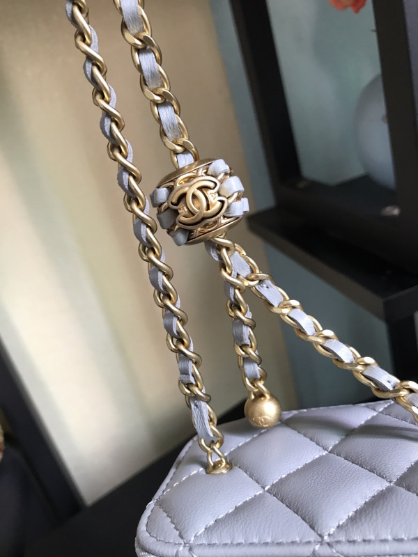 CL SMALL VANITY WITH CHAIN