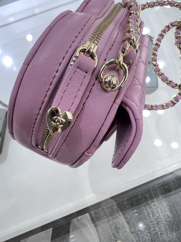 CL HEART CLUTCH WITH CHAIN