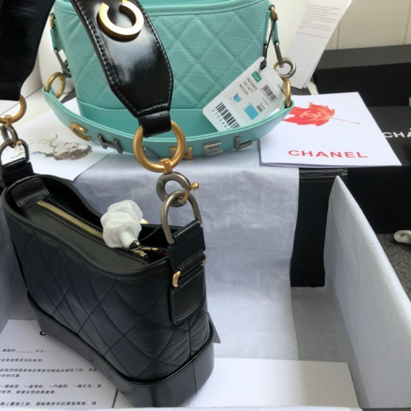 CL GABRIELLE HOBO BAG