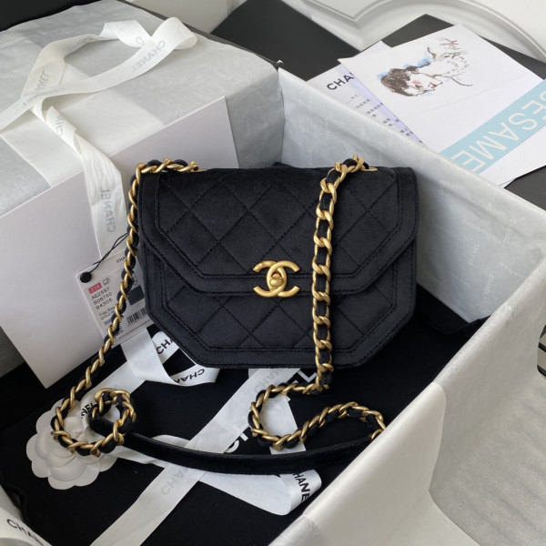 CL MINI FLAP BAG
