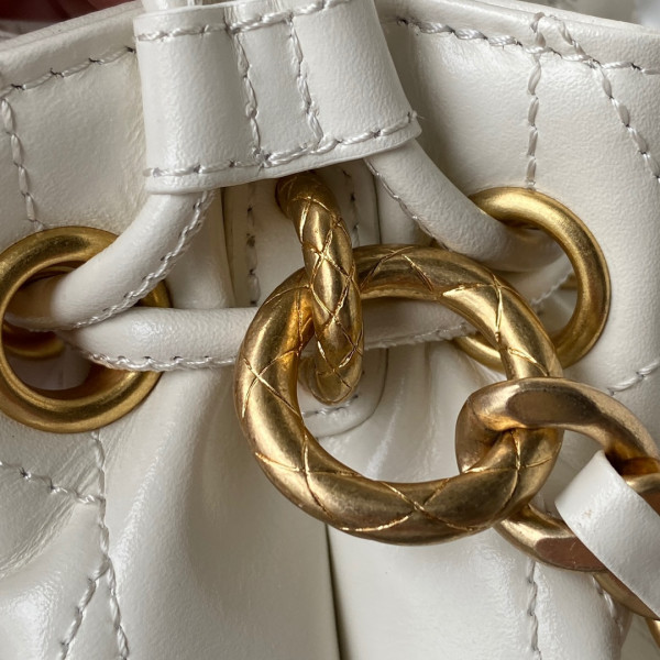 CL SMALL BUCKET BAG