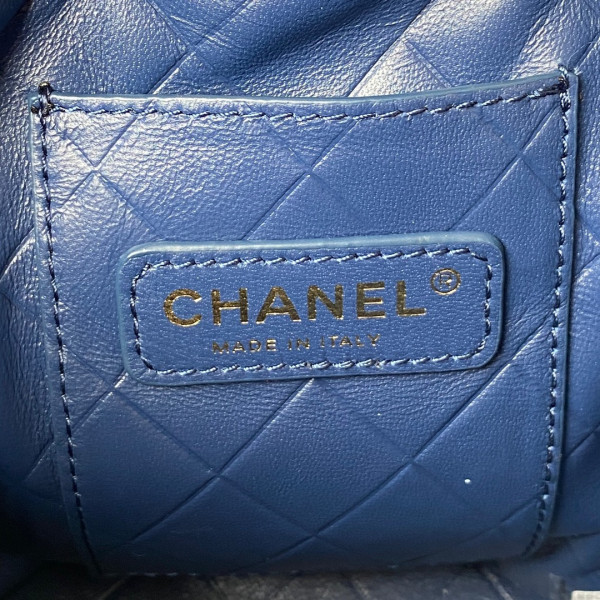 CL SMALL BUCKET BAG