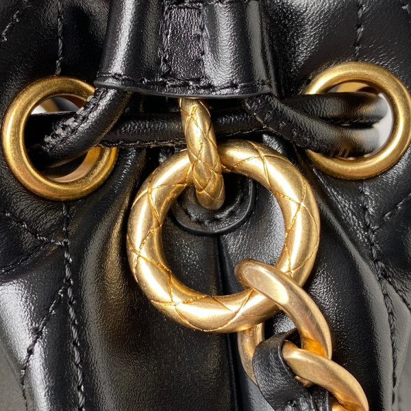CL SMALL BUCKET BAG