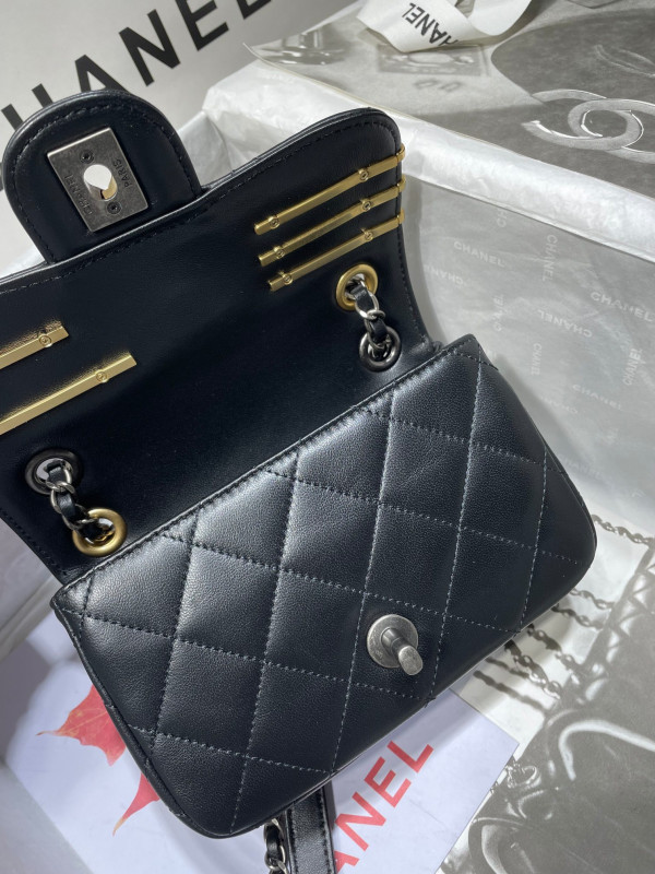 CL MINI FLAP BAG