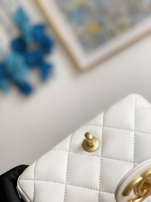 CL MINI FLAP BAG
