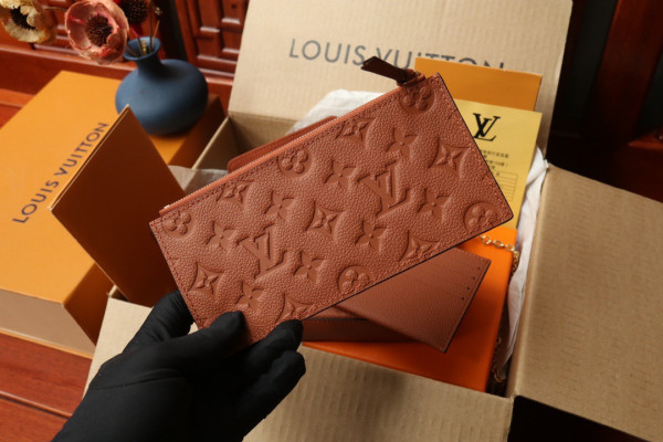 l**is V*t*n pochette fÉlicie