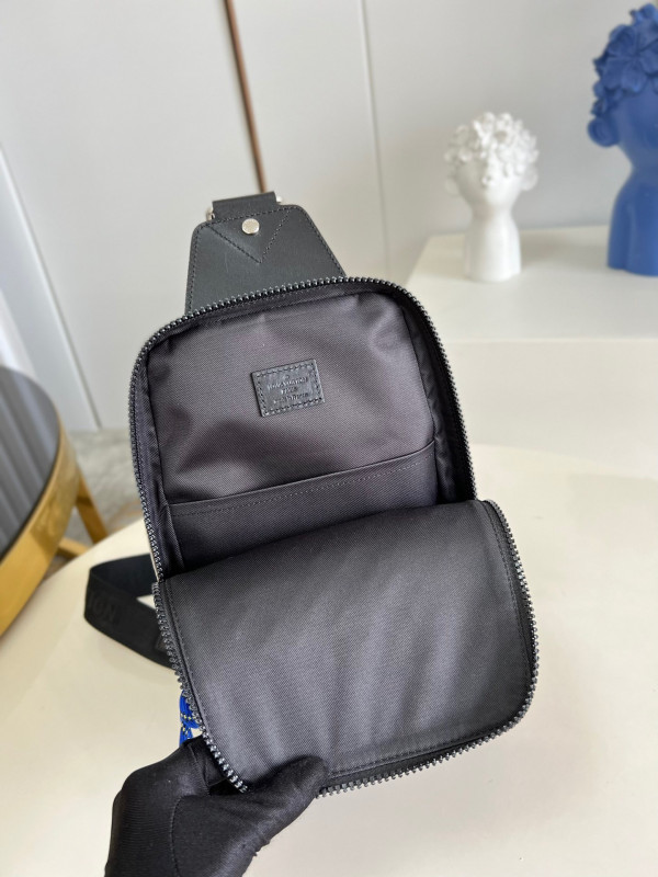 l**is V*t*n avenue slingbag