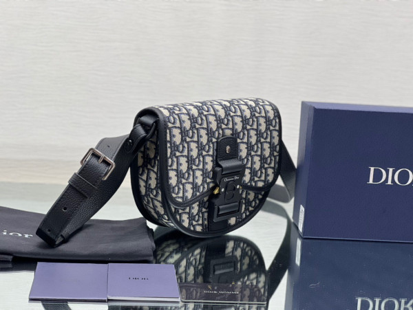 D*or gallop bag