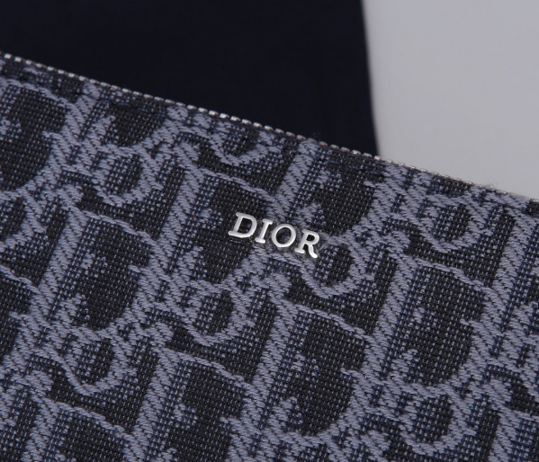 D*or pouch