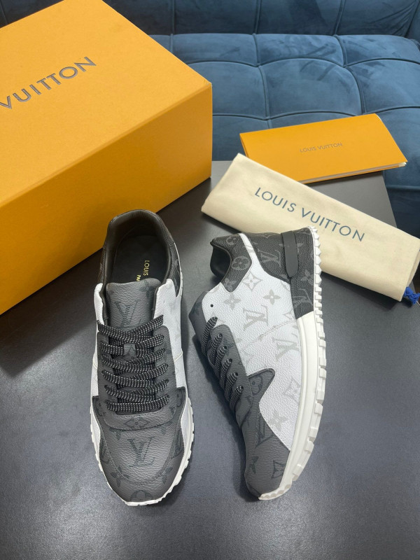 l**is V*t*n run away sneaker
