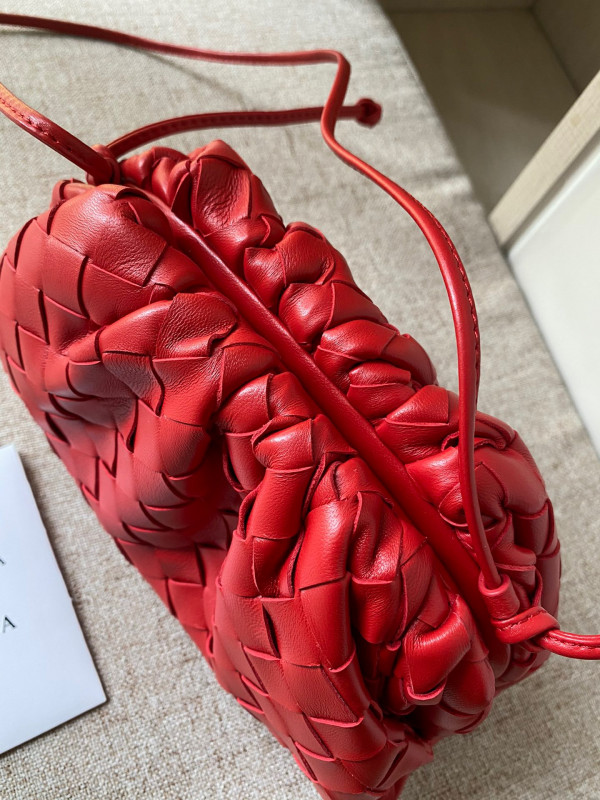 Bo*te*ga ve*ne*ta mini pouch