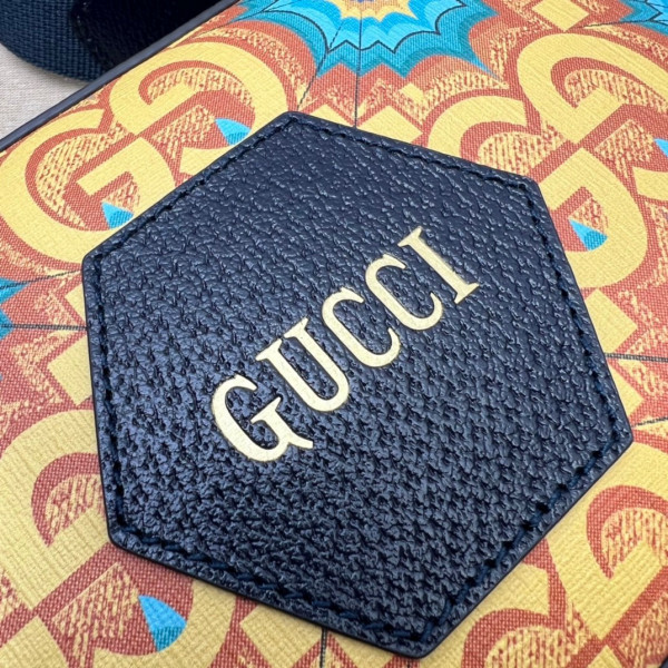 G*u*i gg messenger bag