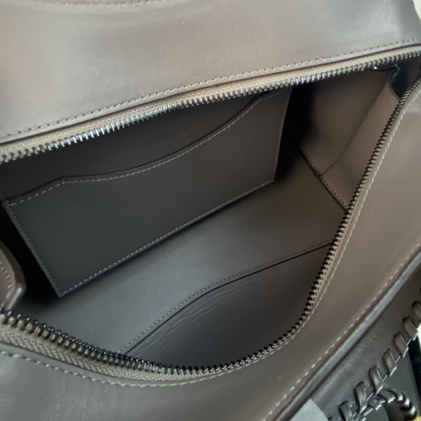 Ba*len*cia*ga neo classic small top handle bag