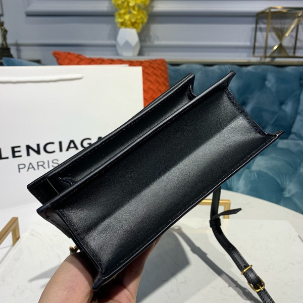 Ba*len*cia*ga sharp xs satchel