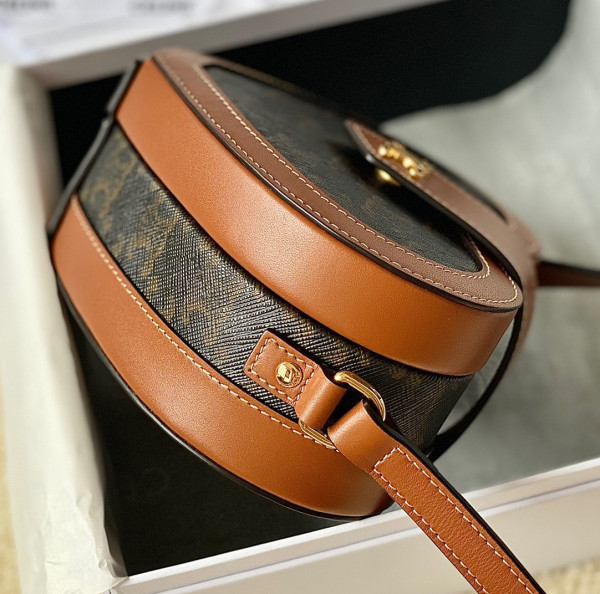 Ce**e tambour cuir triomphe