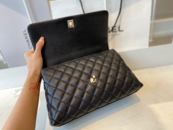CL LARGE FLAP BAG WITH TOP HANDLE