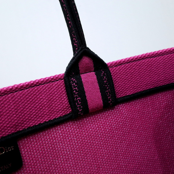 large D*or book tote