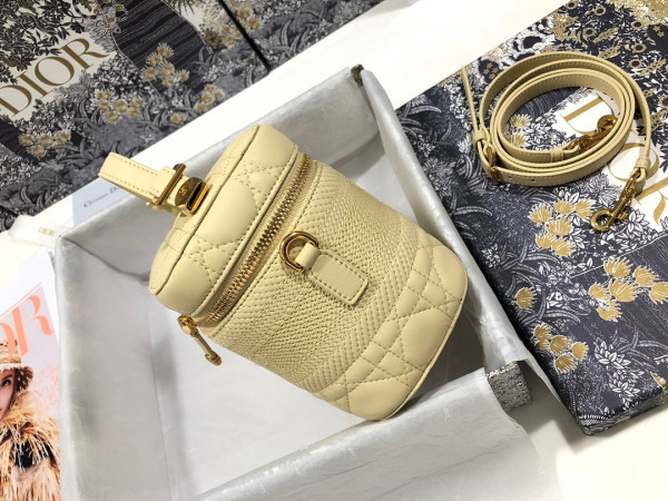 D*or vanity case-24-17-13.5cm