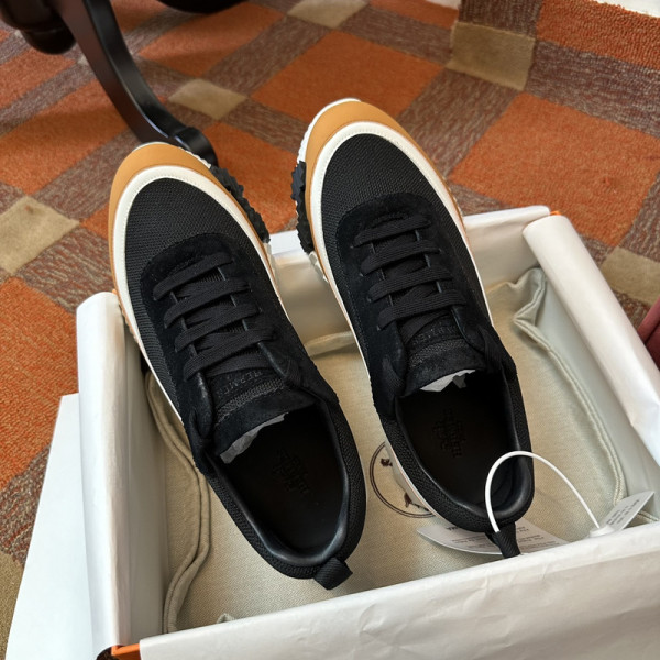 H**mes sneaker