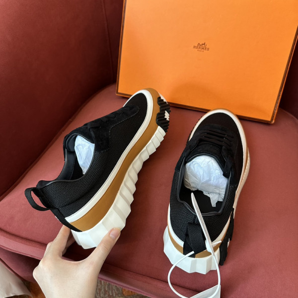 H**mes sneaker