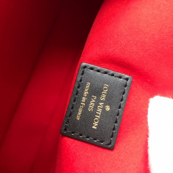 l**is V*t*n pochette metis