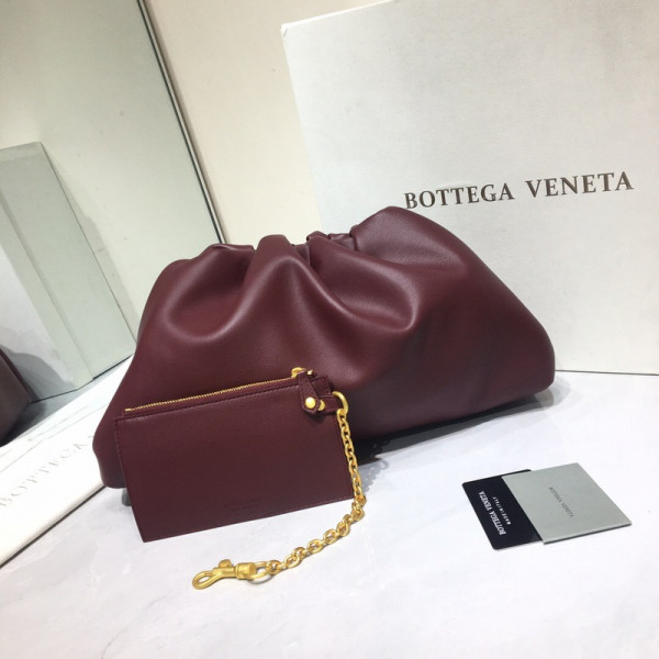 Bo*te*ga ve*ne*ta the pouch