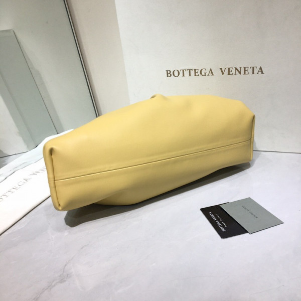 Bo*te*ga ve*ne*ta the pouch