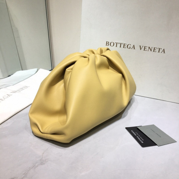 Bo*te*ga ve*ne*ta the pouch