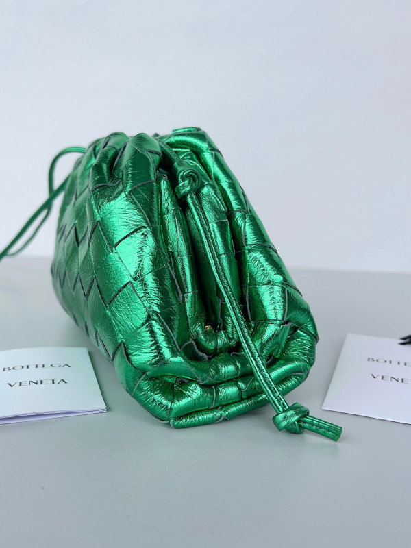 Bo*te*ga ve*ne*ta mini pouch