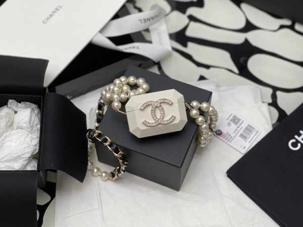 CL AIRPODS CASE PRO NECKLACE