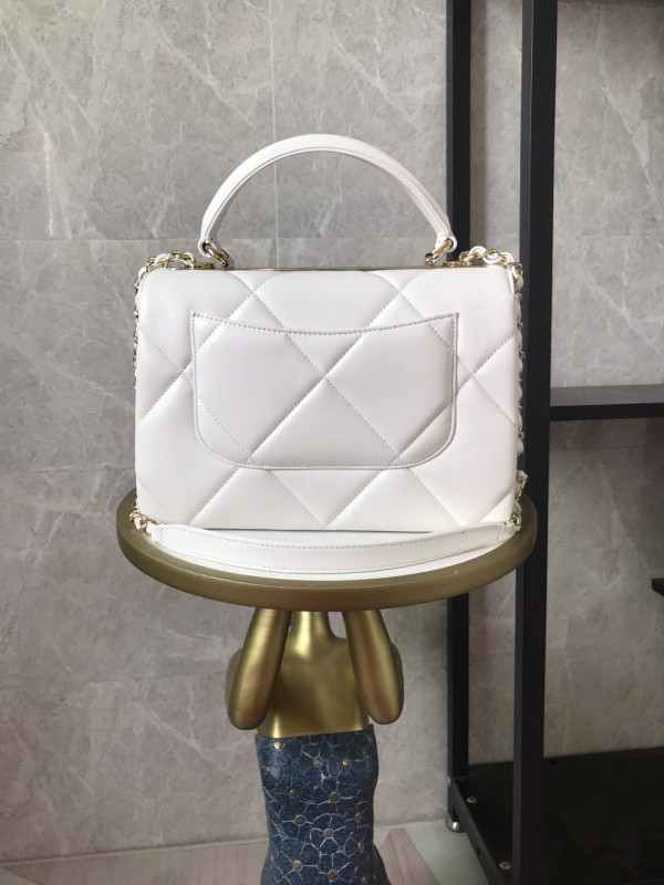 CL FLAP BAG WITH TOP HANDLE
