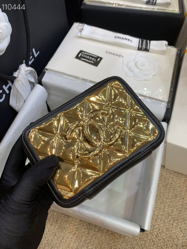 CL VANITY CASE