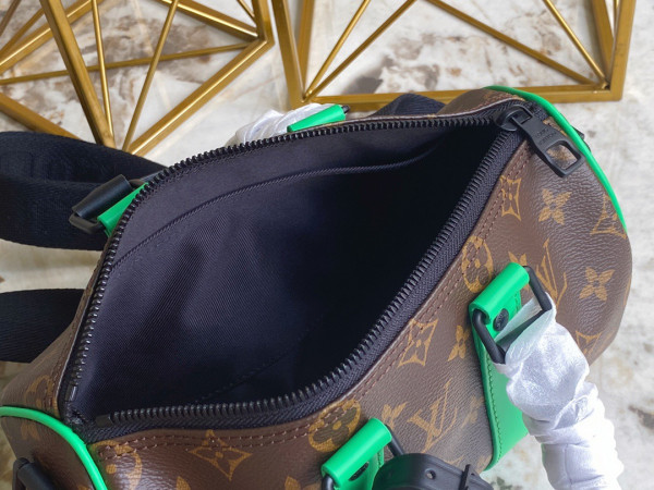 l**is V*t*n keepall bandouliÈre 25