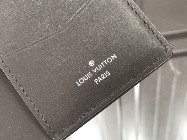 l**is V*t*n pocket organizer