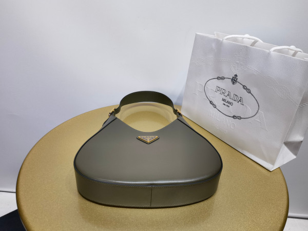 Pra*a leather shoulder bag