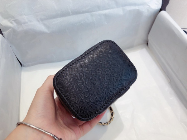 CL VANITY CASE