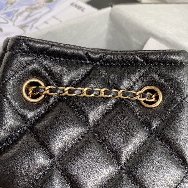 CL BUCKET BAG
