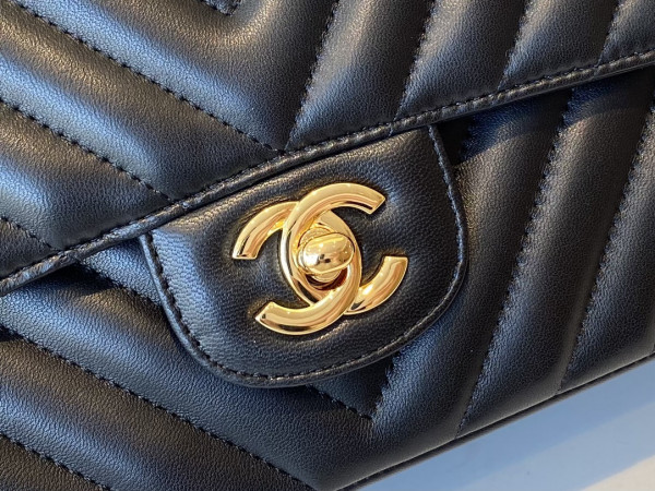 CL FLAP BAG LAMBSKIN 25.5cm