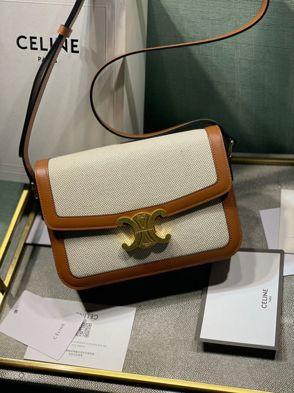 Ce**e classique triomphe bag