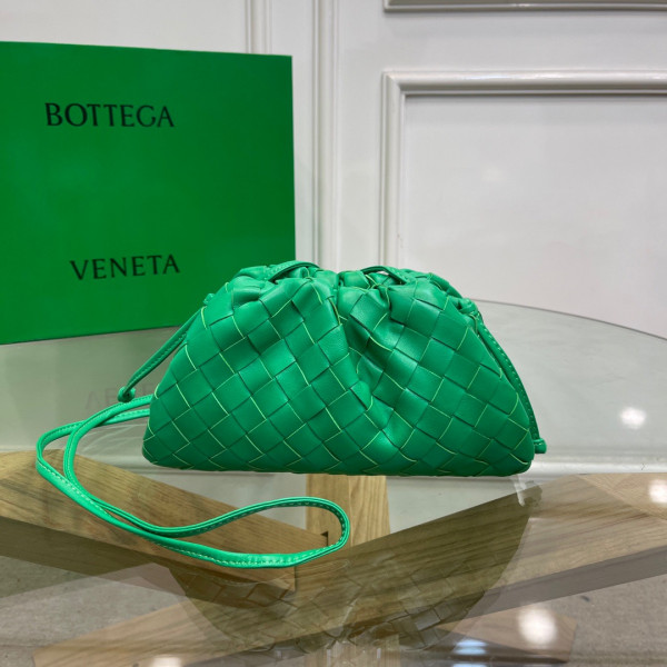 Bo*te*ga ve*ne*ta mini pouch