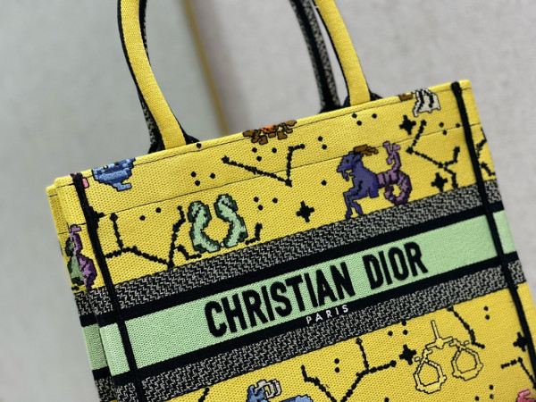 small D*or book tote